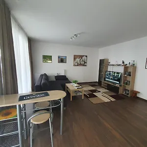 Park West - Free Parking , Budapesta Ungaria